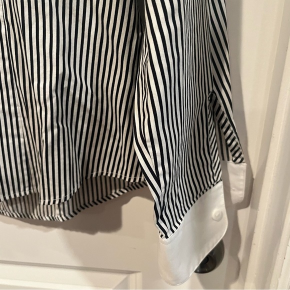 Foxcroft wrinkle free long sleeve fitted blouse. Women’s size Large, - Picture 6 of 7